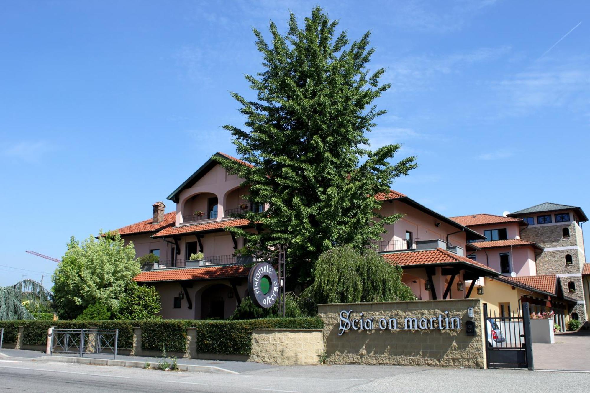 Scia' On Martin Hotel Buscate Exterior foto