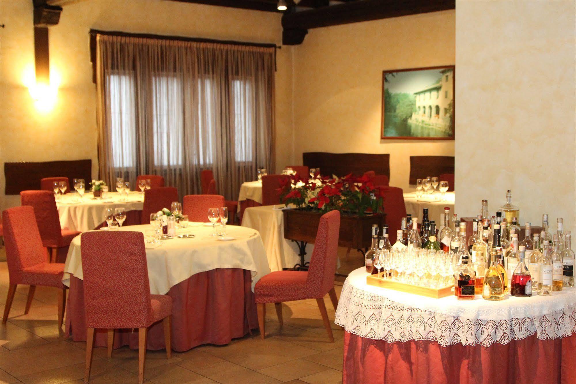 Scia' On Martin Hotel Buscate Exterior foto